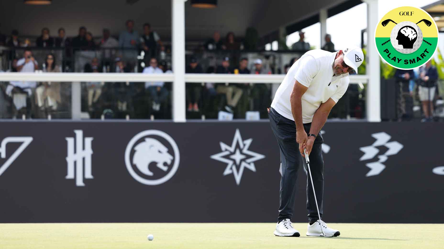phil mickelson hit putt during 2025 LIV Hong Kong